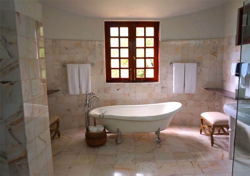 bañera baño moderno